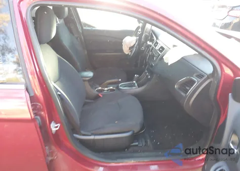 2014 Chrysler 200 Touring z USA, uszkodzony, nr VIN 1C3CCBBB7EN192871